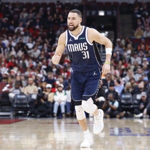 世俱杯下注网站-克莱谈三分Zone：找到空位&amp;调整姿势出手 当我有信心时都能投进