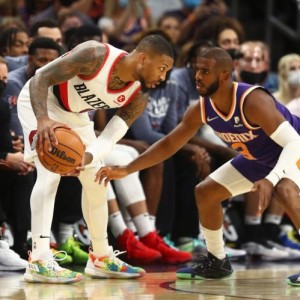 保罗“读心术”惊呆队友，他知道利拉德何时会传球