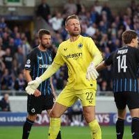 19分钟送点+扑点+伤退！37岁米尼奥莱扑点后朝裁判庆祝，吃到黄牌